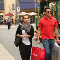 Jessica Alba and Cash Warren go shopping at The Grove | Picture 85945